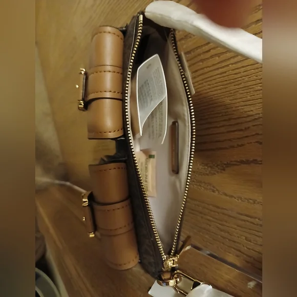 Michael Kore Zoe Pouchette - Picture 2 of 3